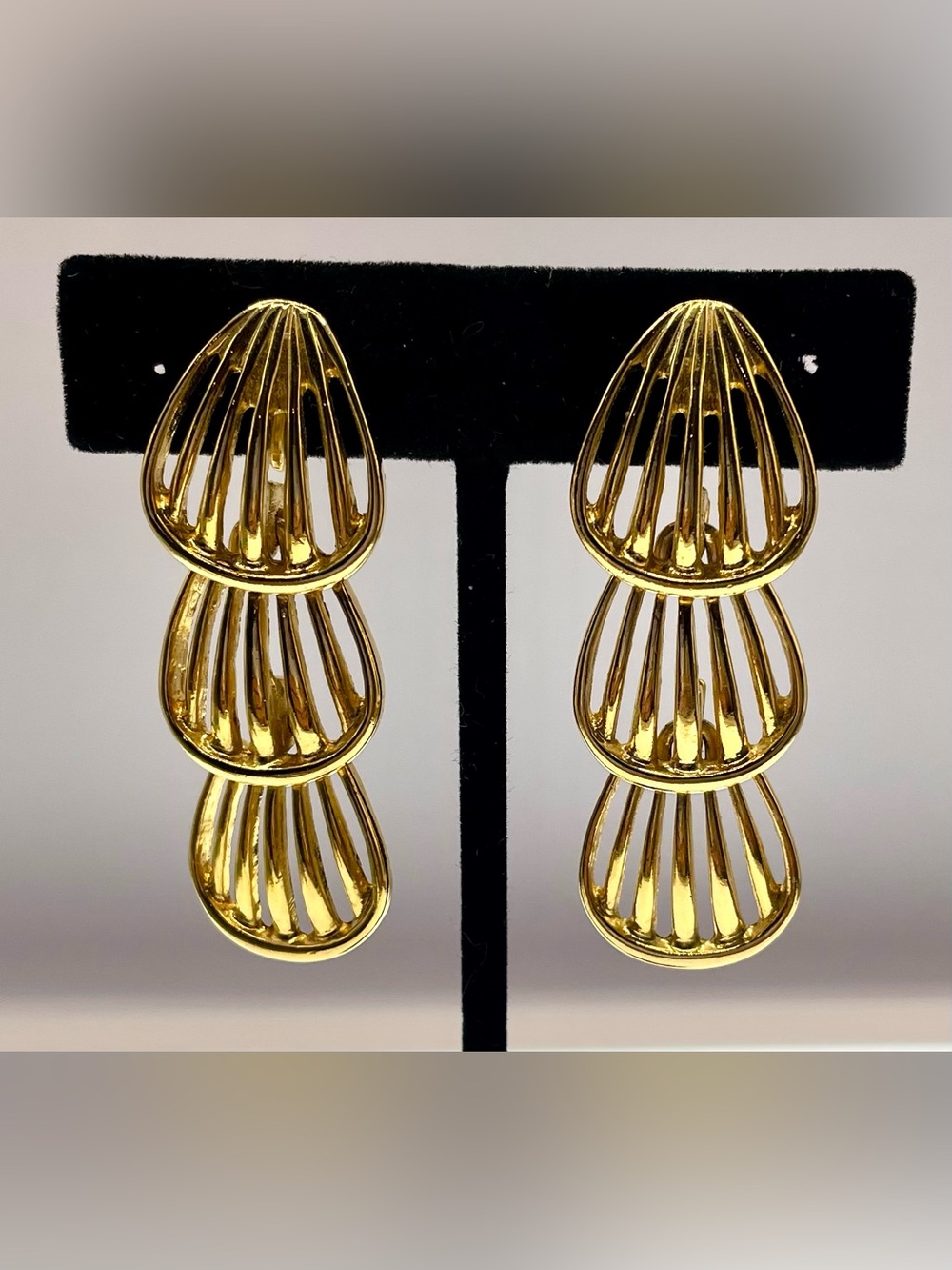 Vintage 80s Gold Tone Articulated Openwork Statement Clip On Earrings